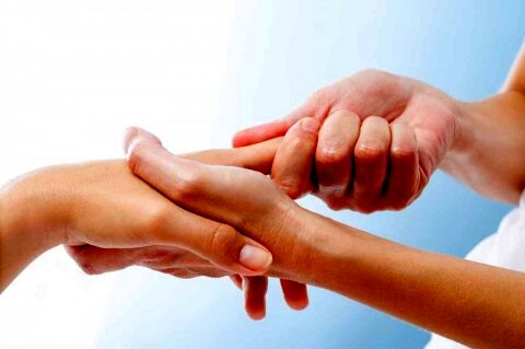 آیا شکستن قولنج مضر است؟
