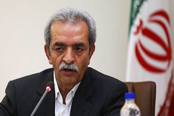 واسطه‌گری‌ و فروش ثروت‌ طبیعی منبع خلق ثروت شده است