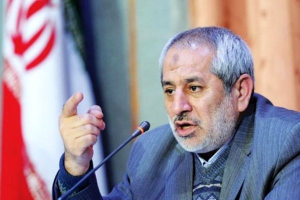 چرا سلبریتی‌ها به جای پرداختن به امور مربوط خود، دخالت‌های بی‌جا می‌کنند؟