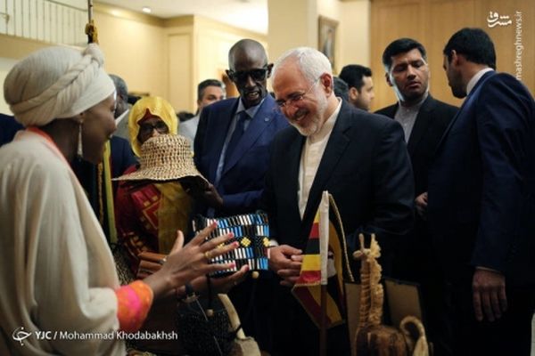 پوشش خاص زنان مهمان ظریف