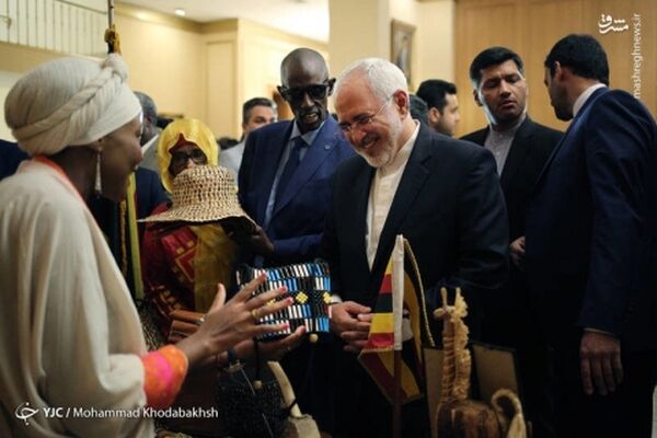 پوشش خاص زنان مهمان ظریف