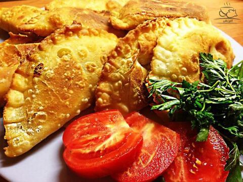 طرز تهیه پیراشکی رژیمی با سبزیجات بهاری