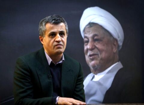 روحانی مرد بحران نیست
