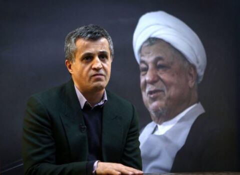 روحانی مرد بحران نیست