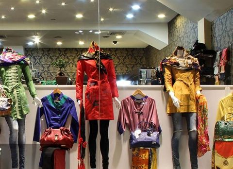 نمایش بی‌هویتی در ویترین‌های شهر