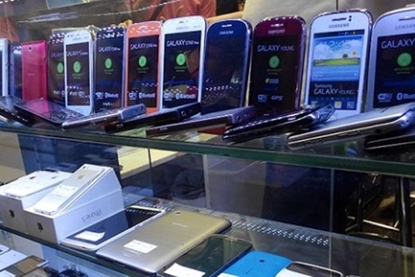 وارد کننده موبایل با ارز دولتی در مشهد شناسایی شد