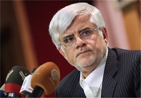 "عارف" عملکرد ارزی دولت روحانی را تکرار عملکرد دولت احمدی‌نژاد نامید