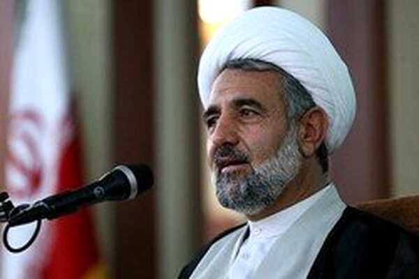 دستگاه قضایی با شبکه اخلالگران ارز و طلای کشور برخورد کند