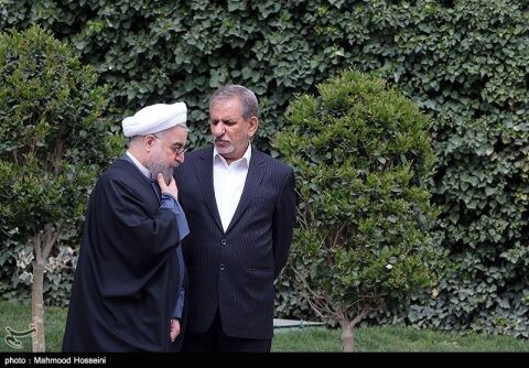 جهانگیری به روحانی: هرکس‌ نمی‌تواند کار کند باید برود