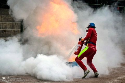 پسری خانواده خود را سوزاند