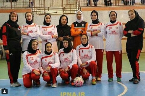 عکسی از تیم فوتسال بانوان هنرمندان