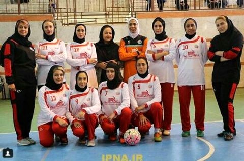 عکسی از تیم فوتسال بانوان هنرمندان