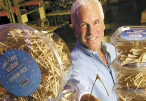 مردی که با فروش جناق مصنوعی مرغ میلیاردر شد