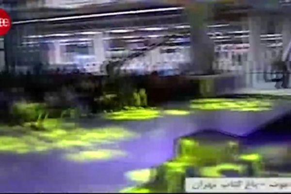 سوتی جالب در برنامه ویژه ماه رمضان شبکه اول سیما و تعجب مجریان و خواننده مهمان