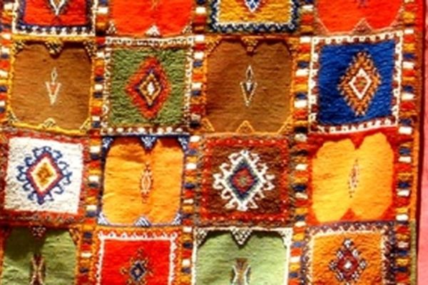 یکی از عقب ماندگی های کشور، صادرات صنایع دستی است