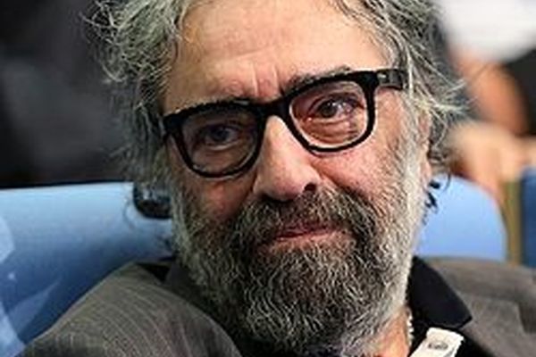 حضور مسعود کیمیایی در کارناوال شادی مردم پس از پیروزی تیم ملی