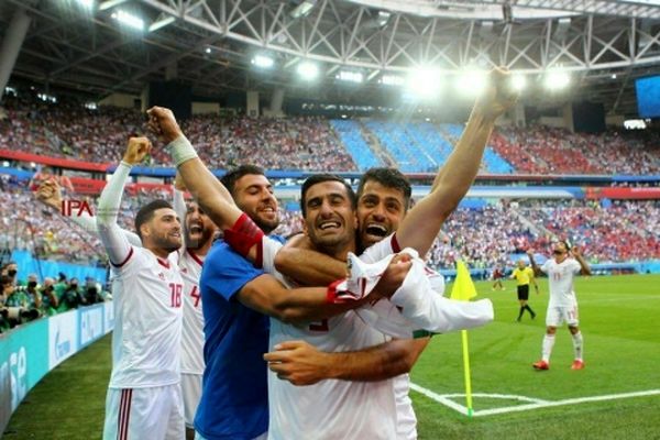 فیلم شادی خاص هنرمندان پس  از پیروزی تیم ملی