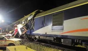 برخورد قطار مشهد_ساری با یک کامیون