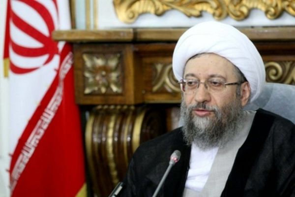 کسانی که می گویند برخورد با مفسدان اقتصادی نباید خشن باشد، اشتباه می کنند