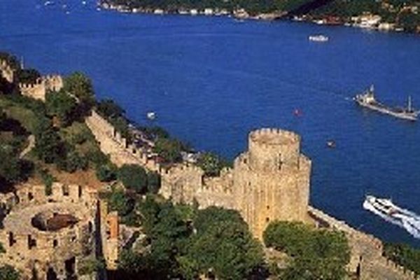 درآمد یک میلیارد و 600 میلیون دلاری ترکیه از گردشگران ایرانی‌