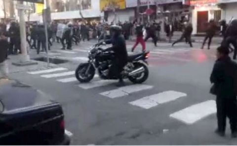 دو مامور پلیس مشهدی در درگیری با یک موتورسوار مجروح شدند