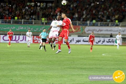 یک بازداشتی در بازی پدیده و پرسپولیس به جرم همراه داشتن حشیش