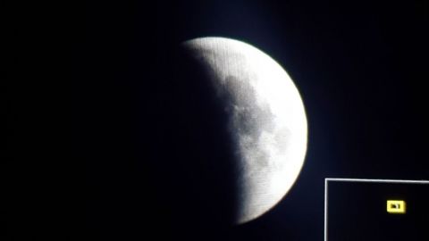تصاویری از طولانی‌ترین ماه گرفتگی قرن ۲۱ در مشهد