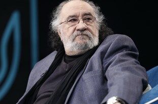 مراسم تجلیل از داریوش ارجمند بازیگر پیشکسوت تلویزیون، سینما و تئاتر در مشهد برگزار شد