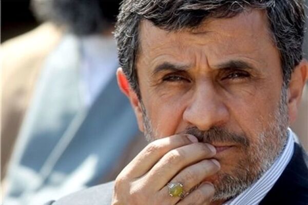 گاف احمدی نژاد در توییتر!