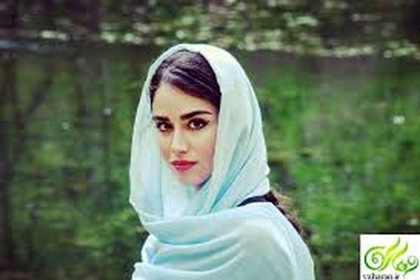 بوسه جنجالی همسر هانیه غلامی