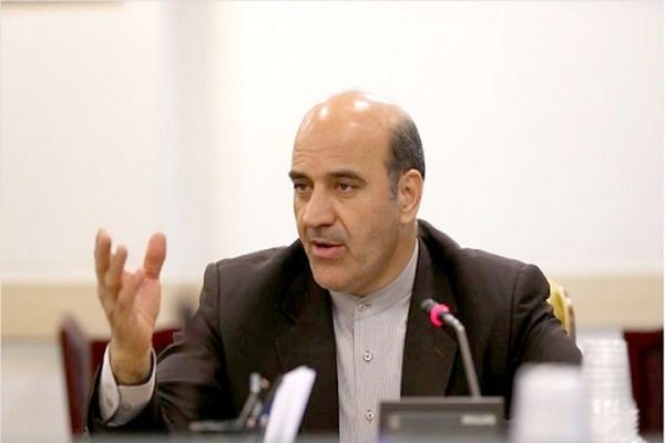 مقدسی: آقای روحانی آیا اولویت مردم موضوع تفکیک وزارتخانه‌هاست؟