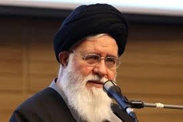 دولت و مجلس تماشاچی اوضاع کنونی کشور شده‌اند/ پیشنهاد مذاکره تداوم همان تحریم است