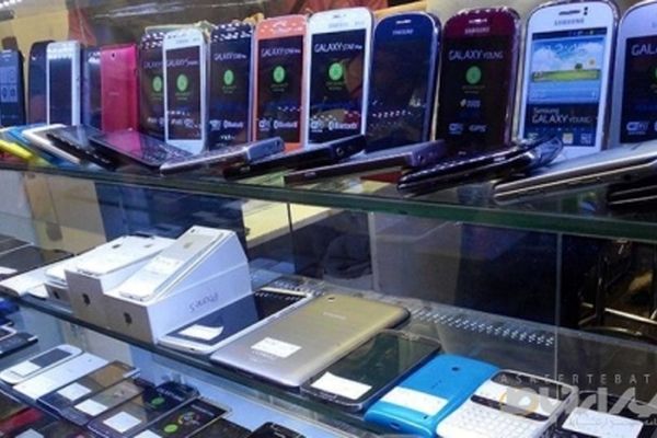 ثبت سفارش گوشی تلفن همراه از سر گرفته شد/ تامین ارز مورد نیاز از بازار ثانویه