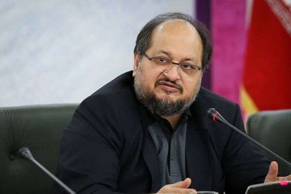 شریعتمداری: لیست کالاهای اساسی رسما اعلام می‌شود