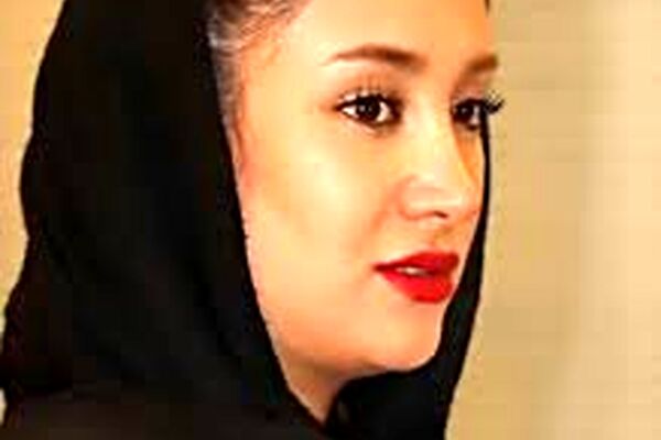 ژست عجیب و غریب بهاره افشاری و سردار آزمون