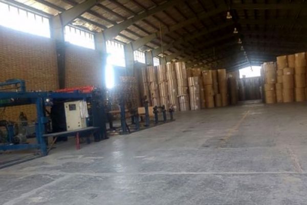 170 هزار تُن کاغذ در سوله‌ها و گاوداری‌ها احتکار شده است/ کاغذ روزنامه‌ها، کاغذ ساندویچ می‌شود