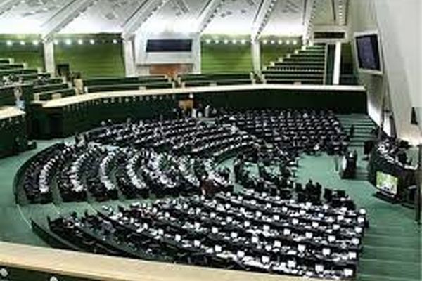 اقدام غیر قانونی وزیر ارتباطات در جلسه استیضاح!