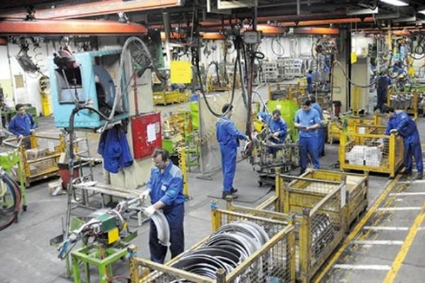 به زودی شاهد سونامی ورشکستگی واحدهای تولیدی و بیکاری خواهیم بود