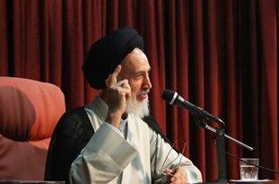 مطرح کردن سادات به‌عنوان الگوی مردمی در سطح جامعه