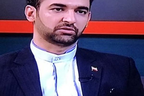 وزیر ارتباطات با حضور در تلویزیون آب پاکی را روی دست خریداران موبایل ریخت