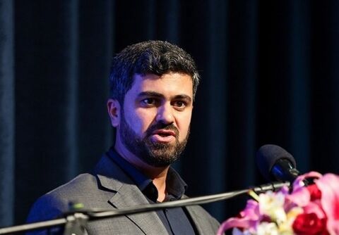 برخی به‌جای عکس گرفتن با هنرمندان به دنبال توسعه زیرساخت‌های تئاتر مشهد باشند