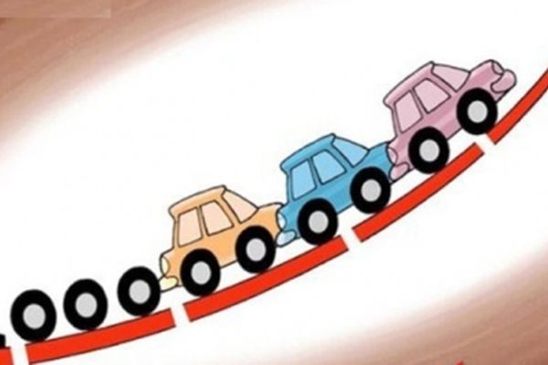 قیمت خودرو افزایش می یابد یا کاهش؟