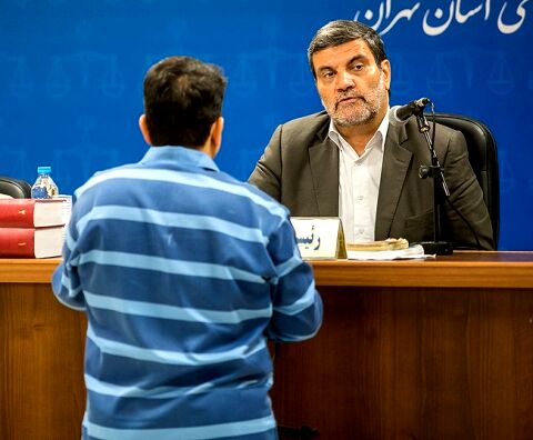 کلافگی متهم فساد اقتصادی در جلسه دادگاه
