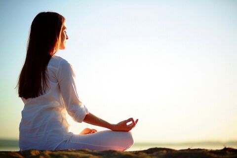 یوگا چگونه به کاهش وزن ما کمک می کند؟