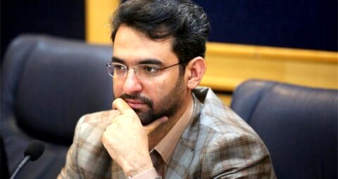 وزیر ارتباطات در مورد عدم عرضه گوشی به بازار موبایل افشاگری کرد