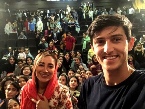 سردار به همراه هنرپیشه معروف زن در پردیس سینمایی کوروش