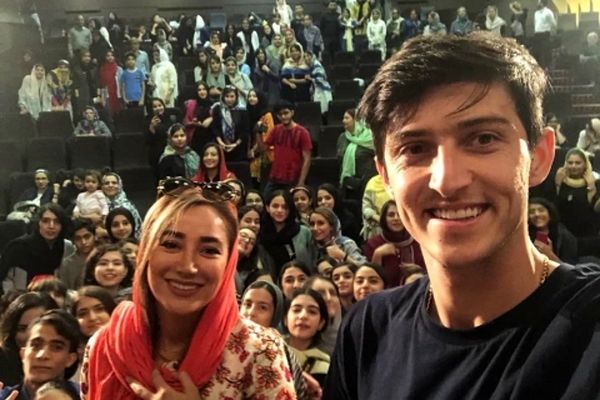 سردار به همراه هنرپیشه معروف زن در پردیس سینمایی کوروش