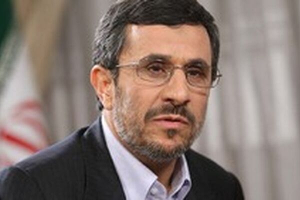 دفاع احمدی‌نژاد از پوشش بحث‌برانگیز تنیس‌باز زن آمریکایی +عکس
