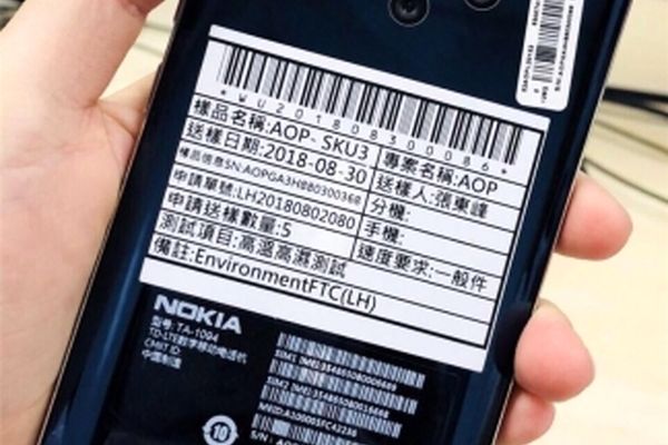 تصویر گوشی نوکیا با 5 دوربین لو رفت؛ نوکیا حریفان خود را خاک می‌کند!