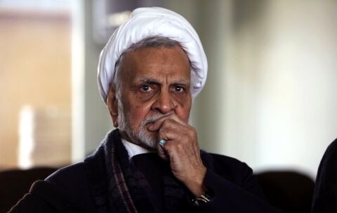 حجتی کرمانی: آقای مصباح روزنامه خواندن را اتلاف وقت می‌داند